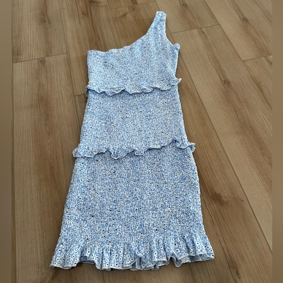 Princess Polly Elza Mini Dress โ Blue & White Floral โ One Shoulder - Picture 4 of 8